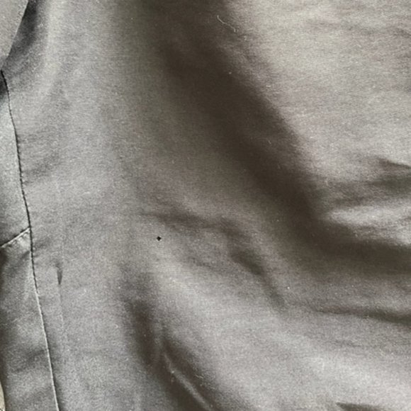 ADIDAS BASKETBALL SHORTS SIZE L - Picture 4 of 5